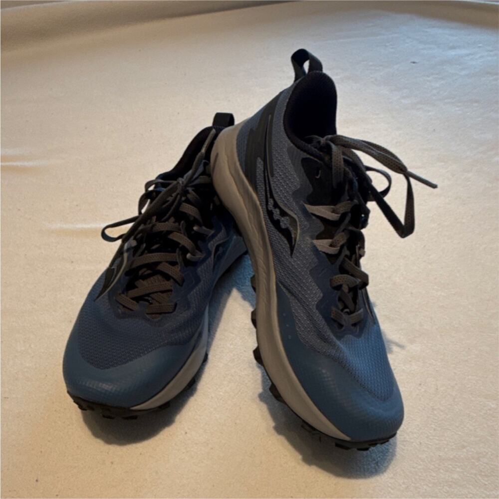 Saucony Peregrine 14 Astro Carbon Blue Mesh Low Top Running Sneakers Women’s